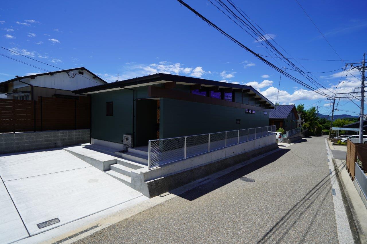 VINTAGE STYLE EICHLER HOUSE