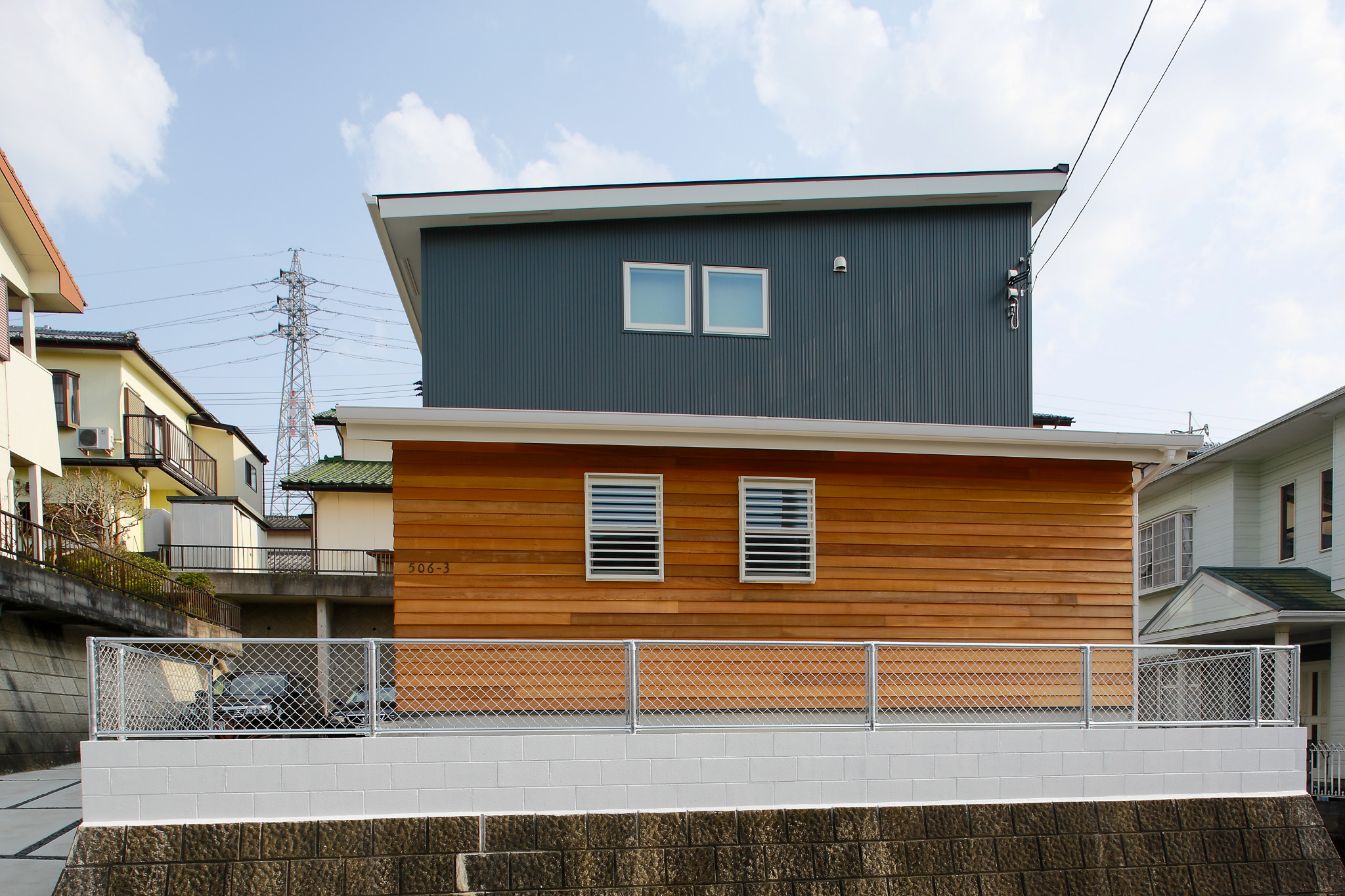 CARIFORNIA  GREEN  BOX  HOUSE